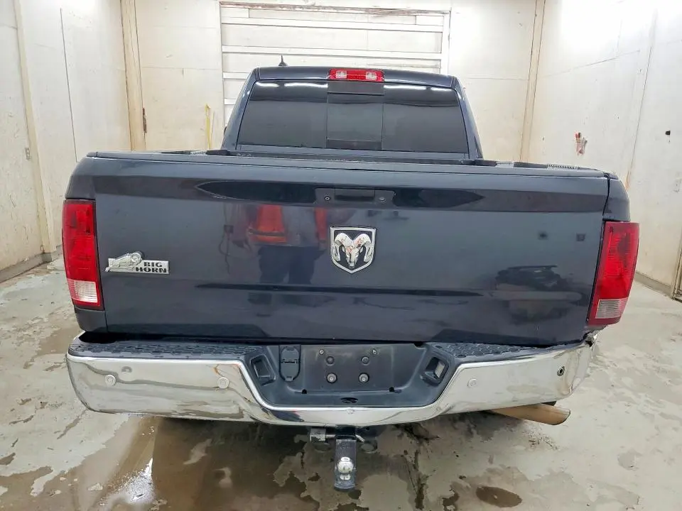 2016 RAM 1500 SLT  
