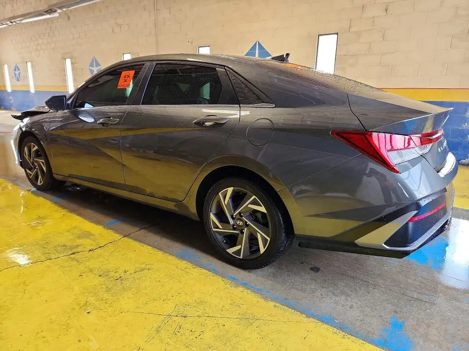 2025 HYUNDAI ELANTRA SEL  
