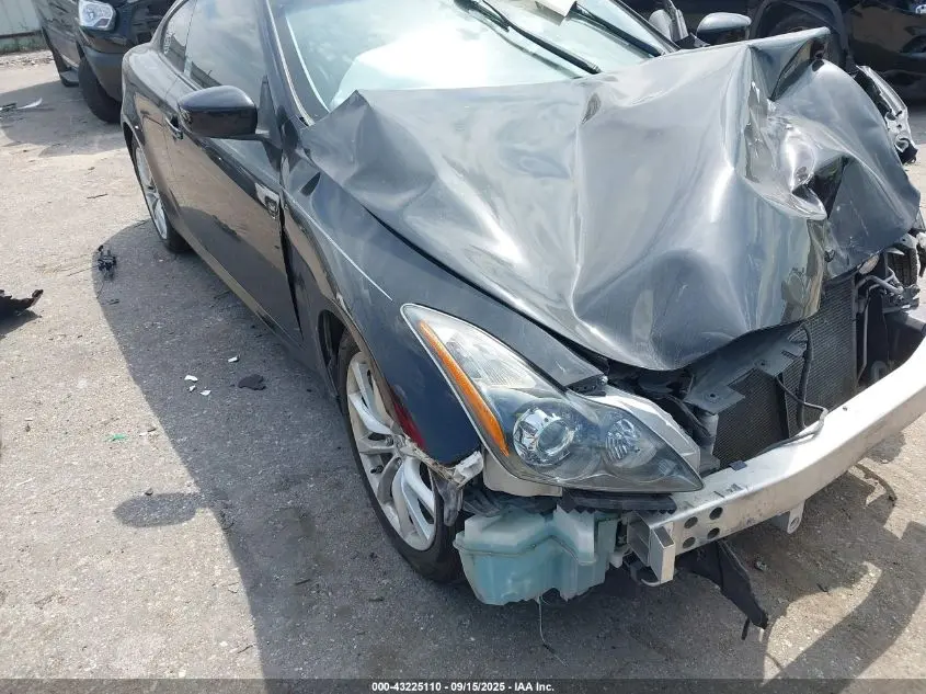 2013 INFINITI G37 JOURNEY