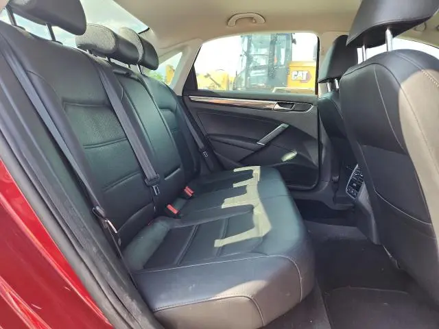 2018 VOLKSWAGEN PASSAT SE  