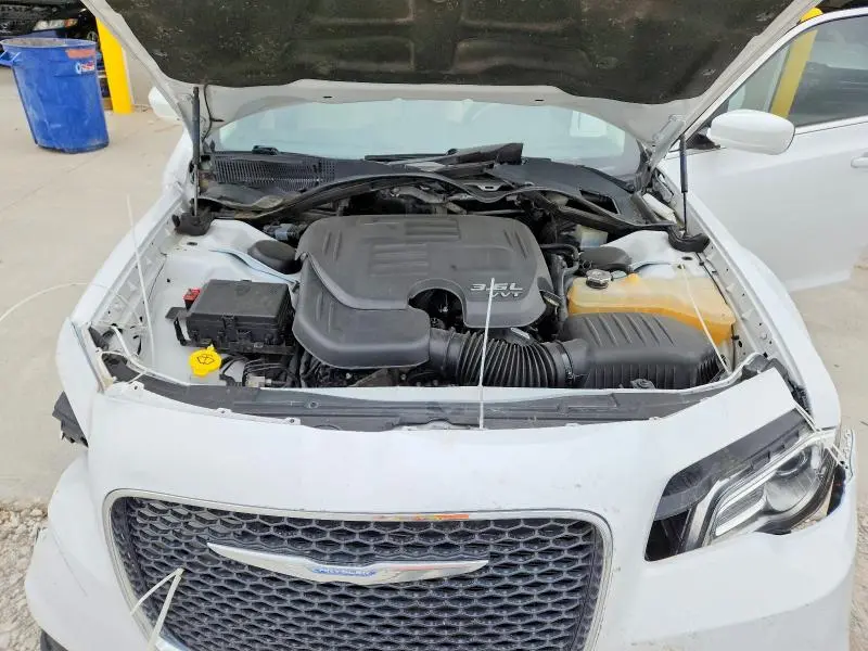 2017 CHRYSLER 300 LIMITED  