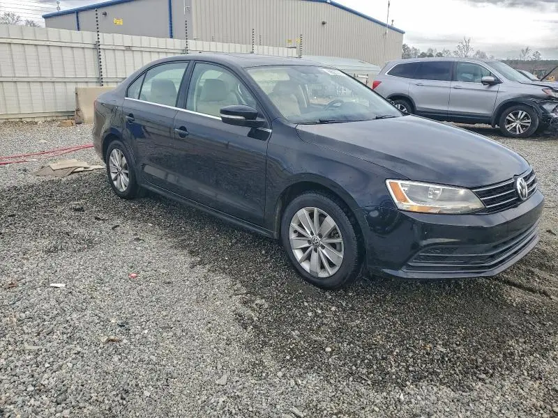 2016 VOLKSWAGEN JETTA SE  