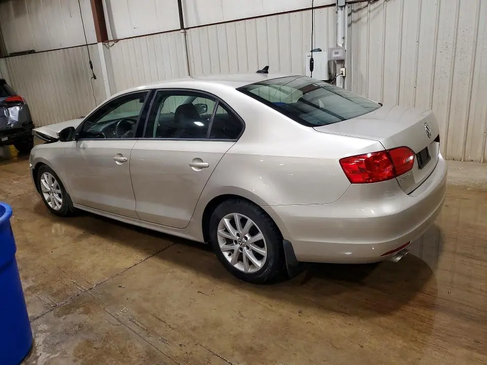 2012 VOLKSWAGEN JETTA SE  