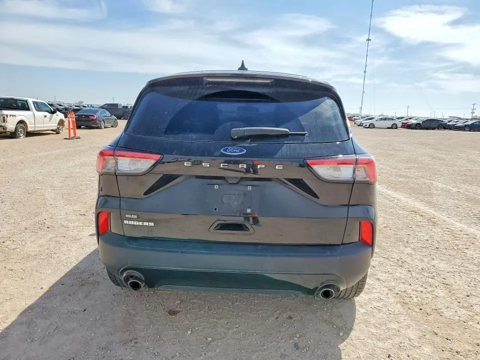 2022 FORD ESCAPE SE  