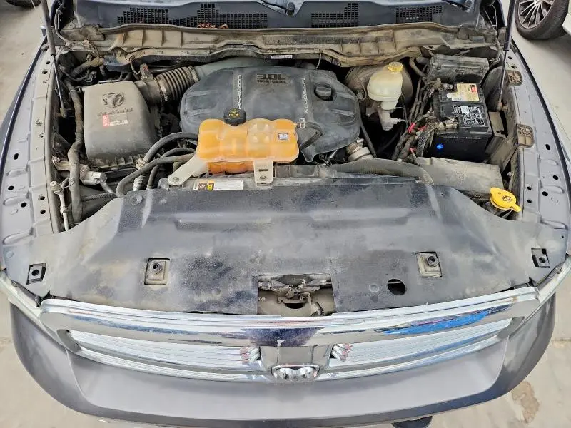 2016 RAM 1500 SLT  