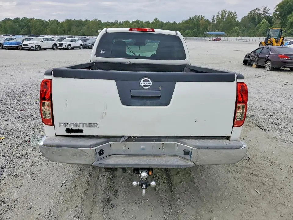 2015 NISSAN FRONTIER S  