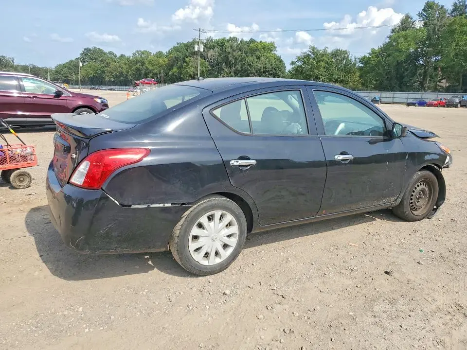 2019 NISSAN VERSA SV  
