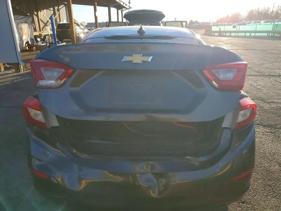 2017 CHEVROLET CRUZE LT  
