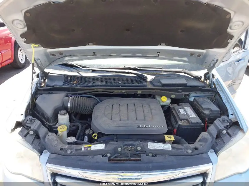 2013 CHRYSLER TOWN & COUNTRY TOURING
