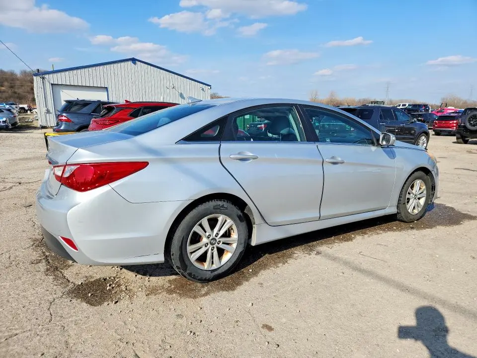 2014 HYUNDAI SONATA GLS  