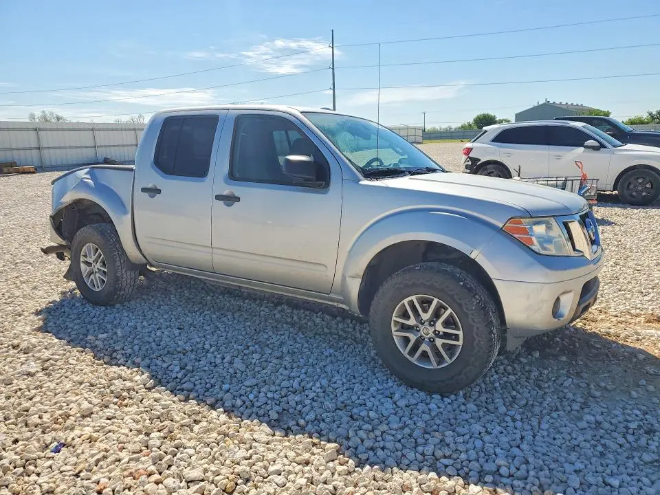 2016 NISSAN FRONTIER SV  