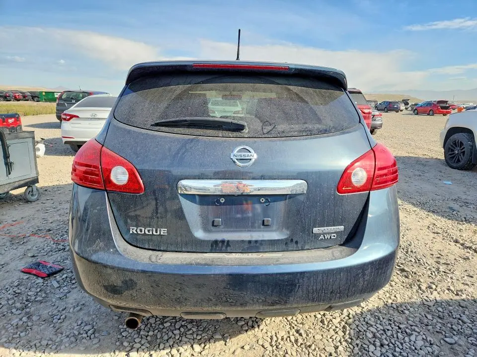 2013 NISSAN ROGUE S  