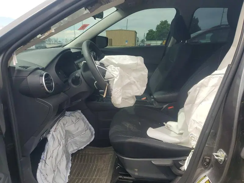 2022 NISSAN KICKS SV  