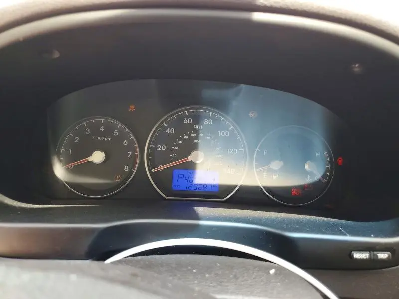 2011 HYUNDAI SANTA FE GLS  