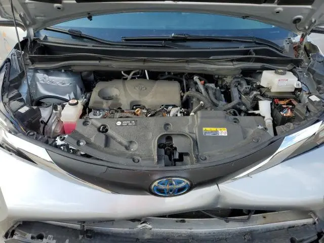2021 TOYOTA SIENNA LE  