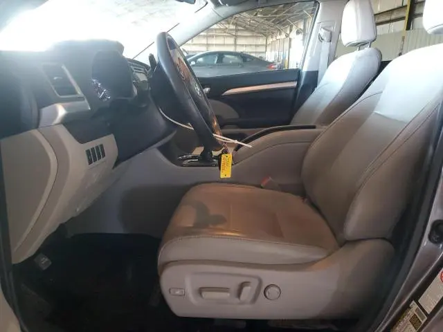 2016 TOYOTA HIGHLANDER XLE  