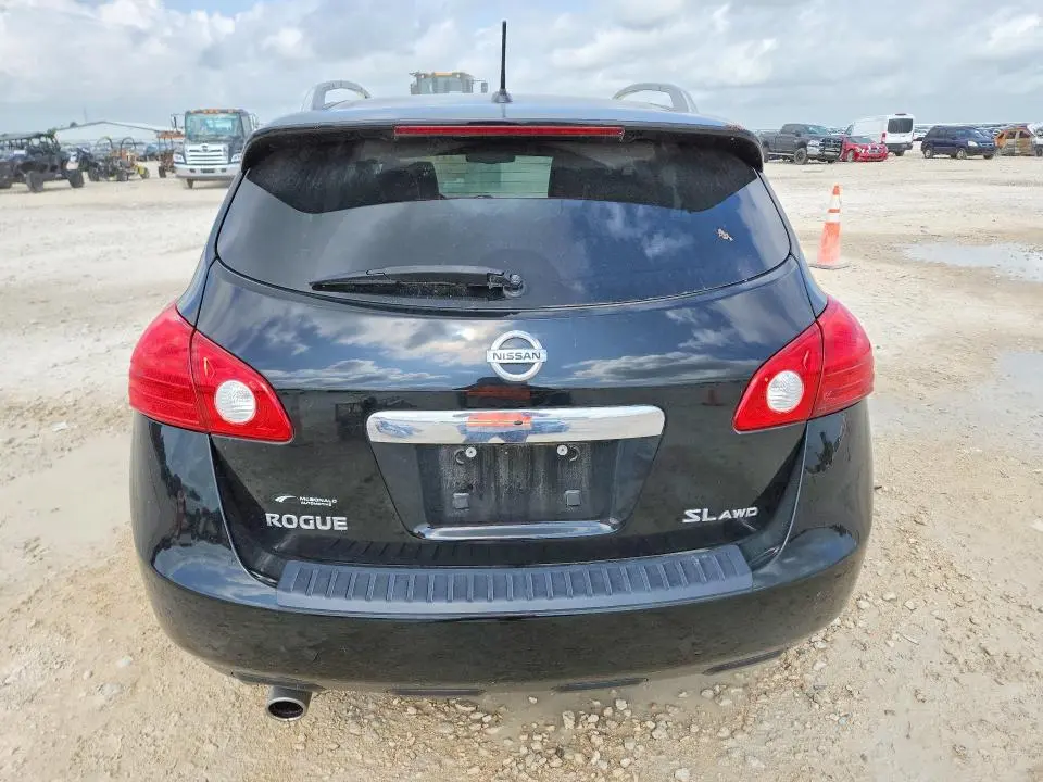 2013 NISSAN ROGUE S  