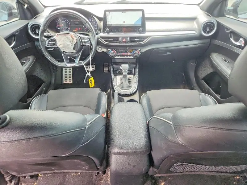 2023 KIA FORTE GT LINE  