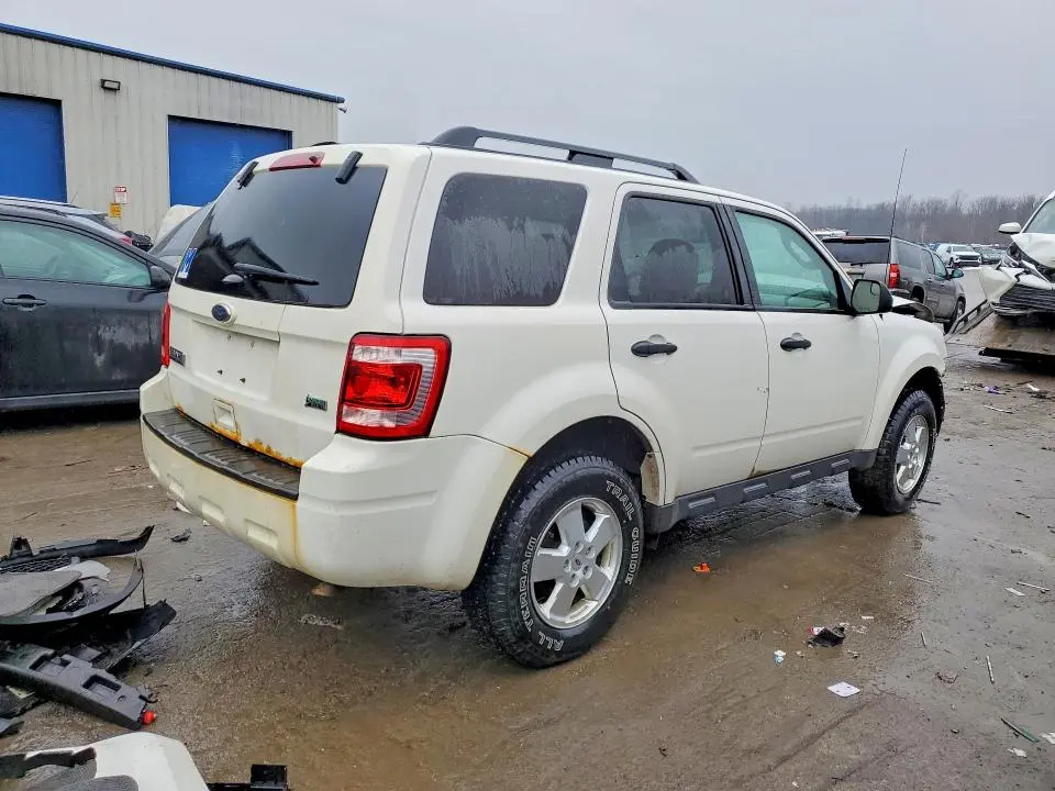 2011 FORD ESCAPE XLT  