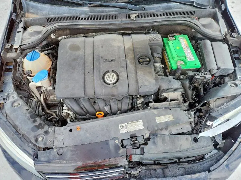 2013 VOLKSWAGEN JETTA SE  