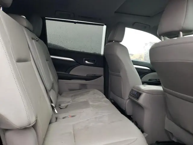 2016 TOYOTA HIGHLANDER XLE  