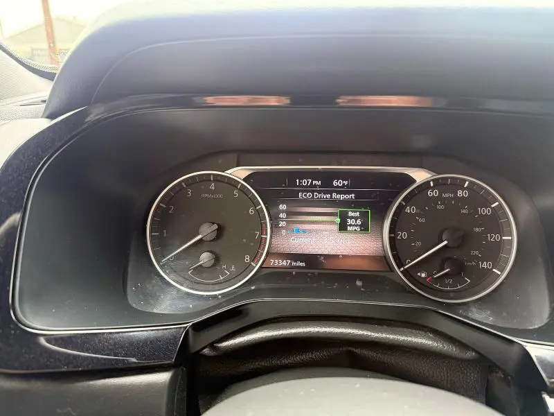 2023 NISSAN PATHFINDER SV  