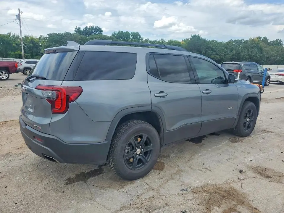 2022 GMC ACADIA AT4  