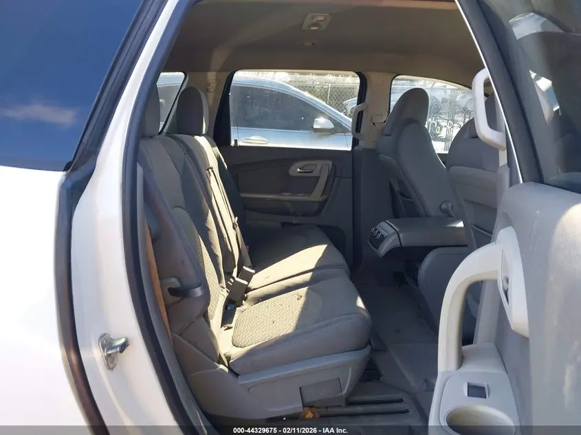 2012 CHEVROLET TRAVERSE LS