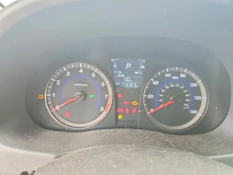 2014 HYUNDAI ACCENT SE  