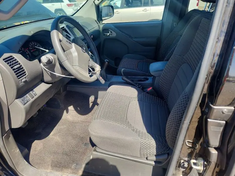 2017 NISSAN FRONTIER SV  