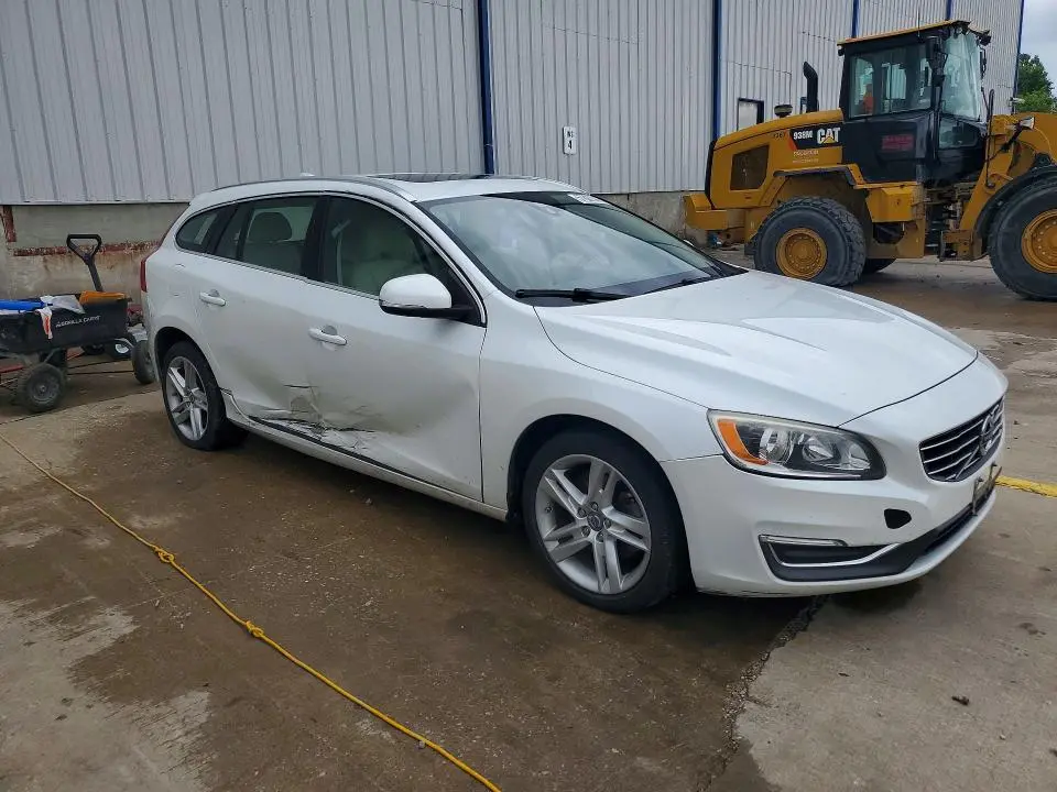 2015 VOLVO V60 T5  
