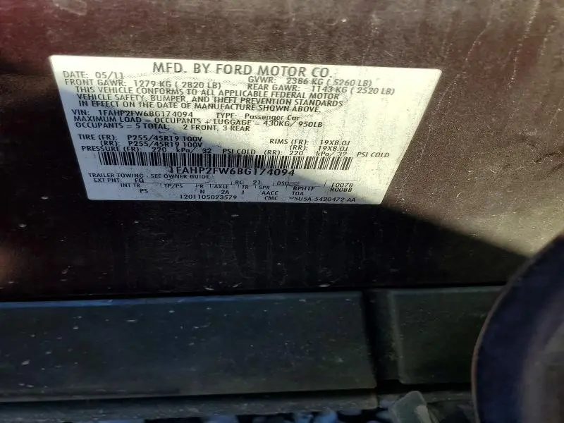 2011 FORD TAURUS LIMITED  