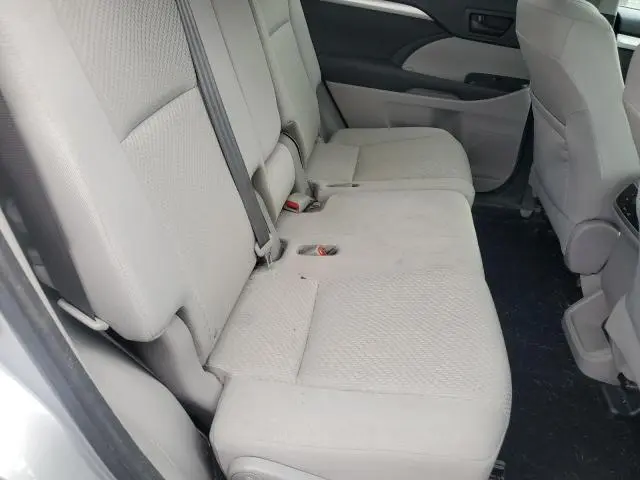 2016 TOYOTA HIGHLANDER LE  