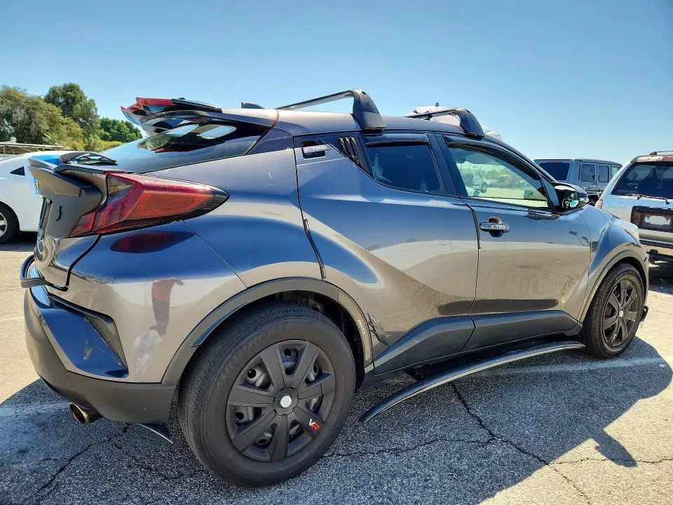 2019 TOYOTA C-HR LE  
