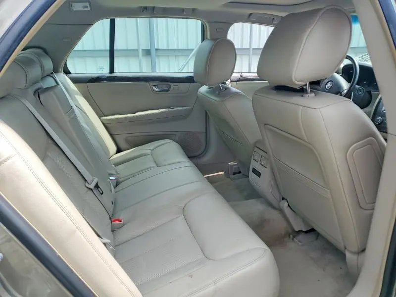 2011 CADILLAC DTS LUXURY COLLECTION  