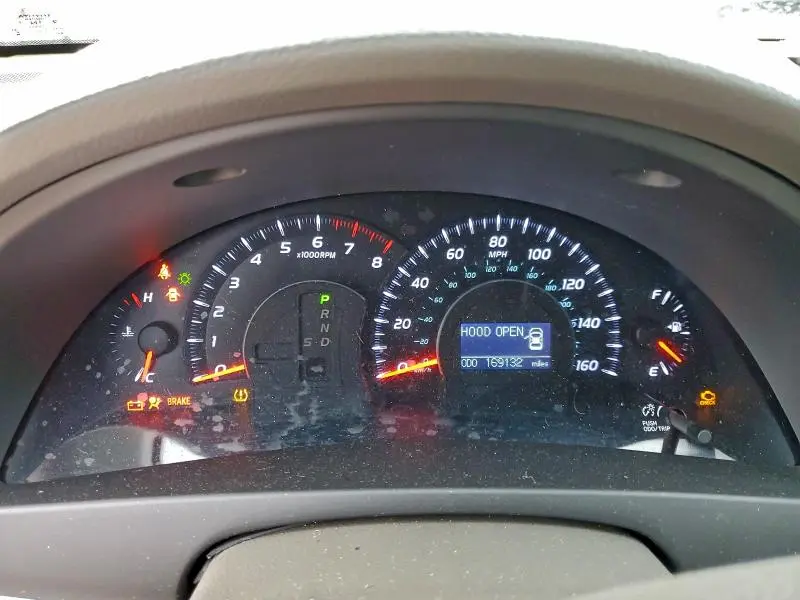 2010 TOYOTA CAMRY SE  