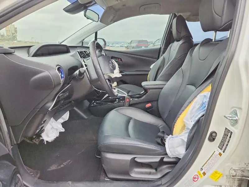 2017 TOYOTA PRIUS THREE TOURING  