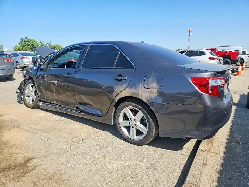 2012 TOYOTA CAMRY SE  