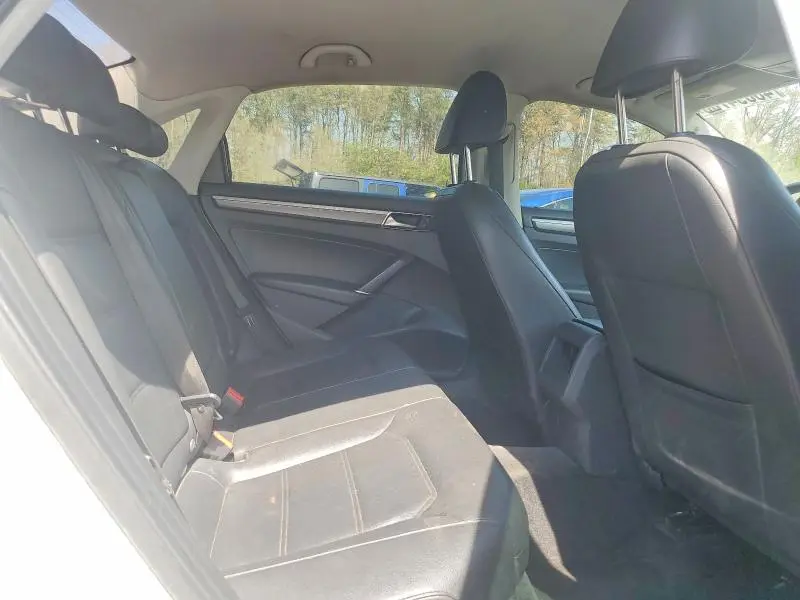 2017 VOLKSWAGEN PASSAT R-LINE  