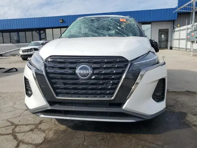 2023 NISSAN KICKS SR  