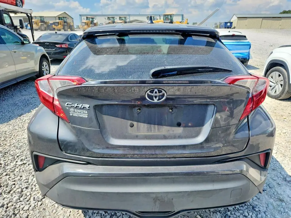2020 TOYOTA C-HR LE  