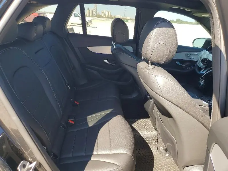 2022 MERCEDES-BENZ GLC 300  