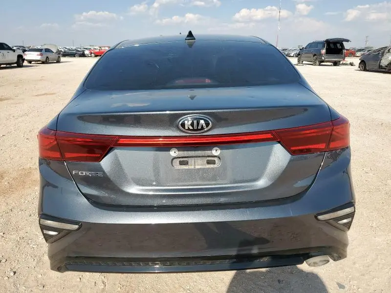 2021 KIA FORTE FE  