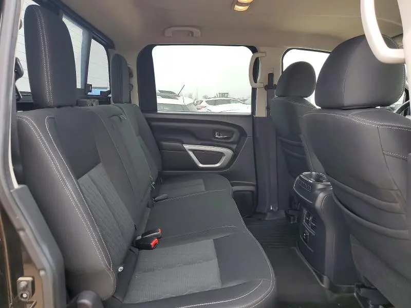 2017 NISSAN TITAN XD SL  