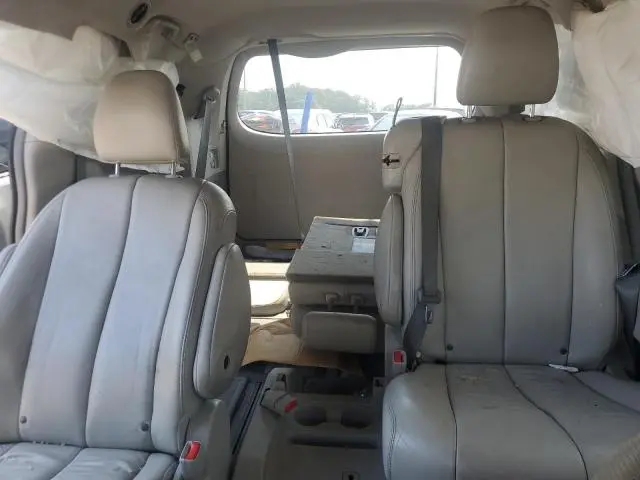 2013 TOYOTA SIENNA XLE  