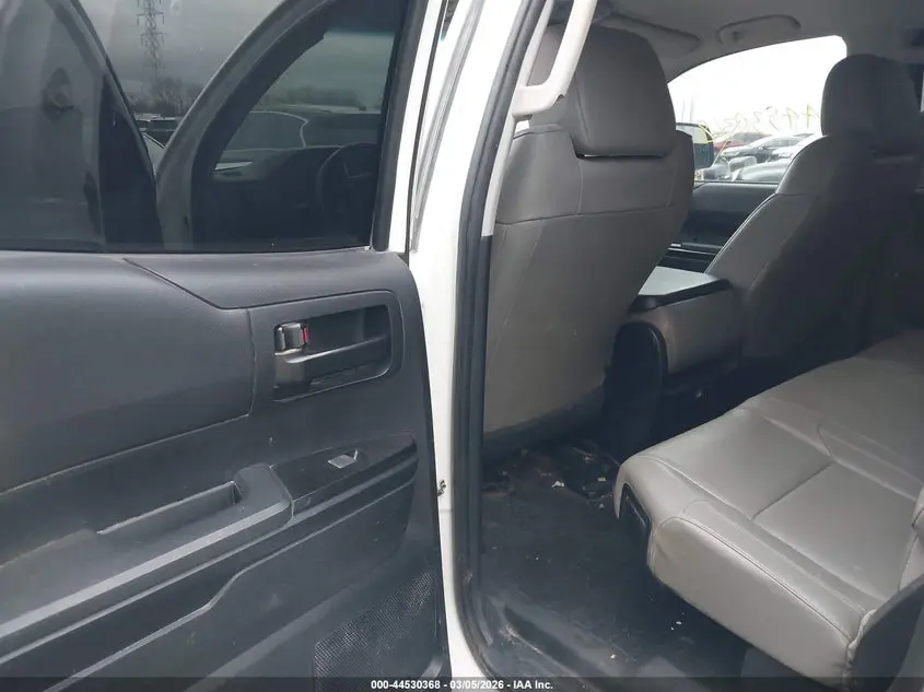 2017 TOYOTA TUNDRA SR 5.7L V8