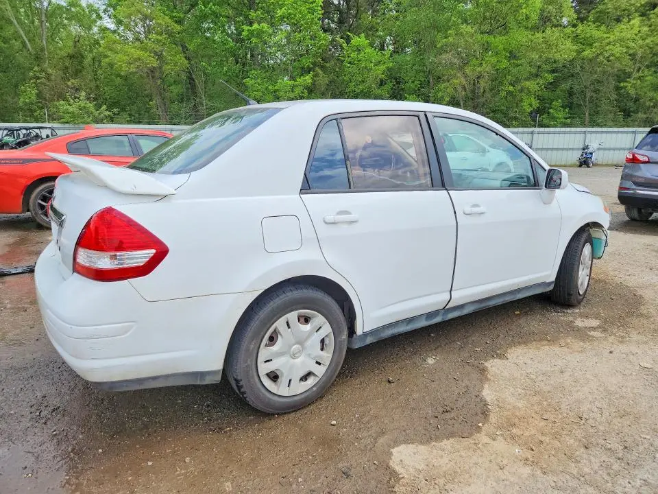 2011 NISSAN VERSA 1.8 S  