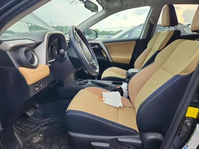 2016 TOYOTA RAV4 XLE  