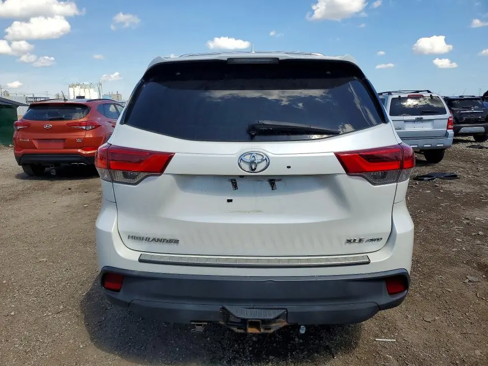 2018 TOYOTA HIGHLANDER XLE  