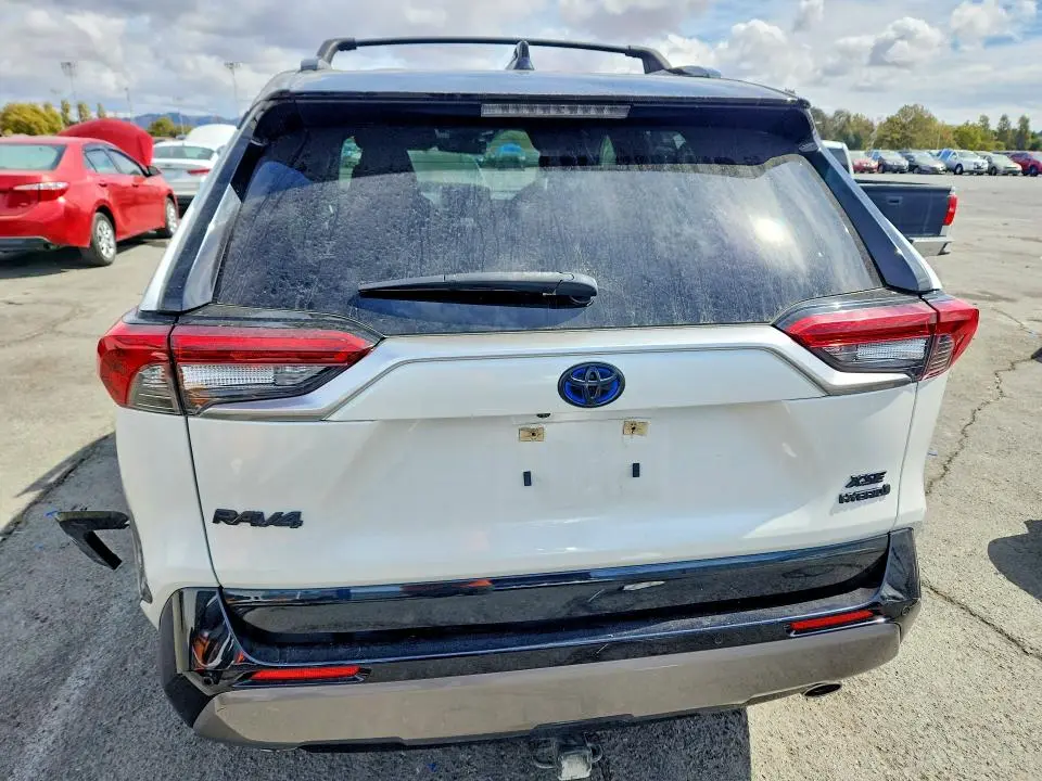 2020 TOYOTA RAV4 XSE  